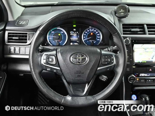 Toyota Camry 2017 — photo 13