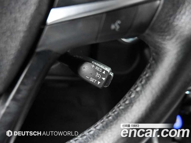 Toyota Camry 2017 — photo 17
