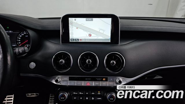Kia Stinger 2018 — photo 14