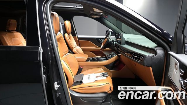 Lincoln Aviator 2023 — photo 10
