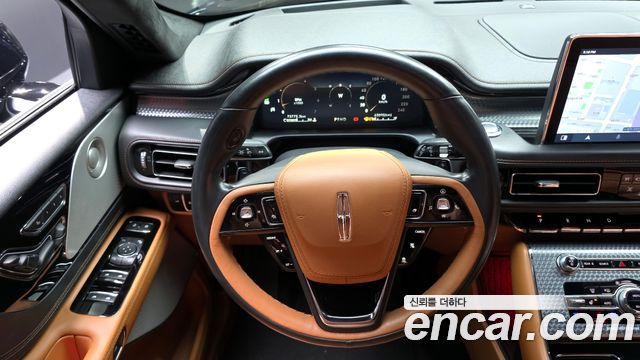 Lincoln Aviator 2023 — photo 13