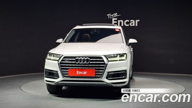 Audi Q7 2019 — photo 3