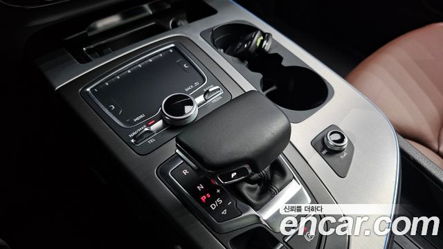 Audi Q7 2019 — photo 9