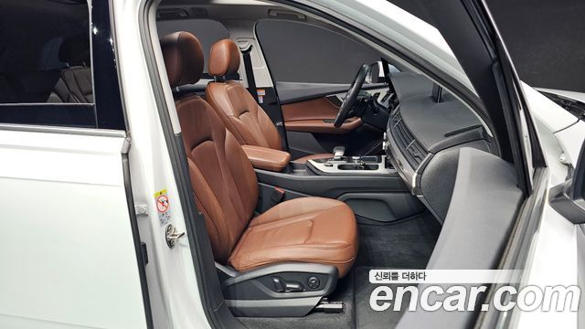 Audi Q7 2019 — photo 10
