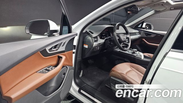 Audi Q7 2019 — photo 12