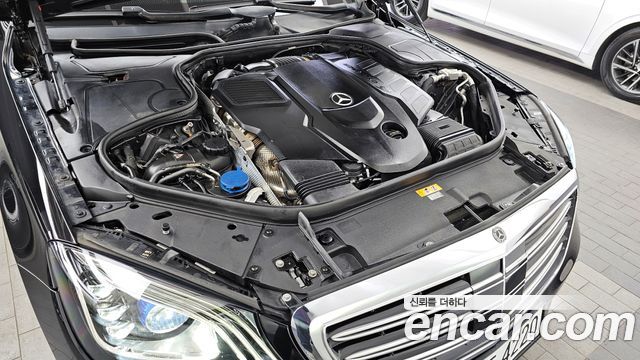 Mercedes-Benz S-Class 2019 — photo 6