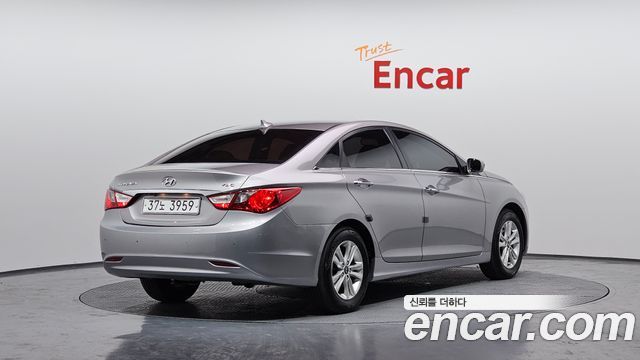 Hyundai Sonata 2010 — photo 2