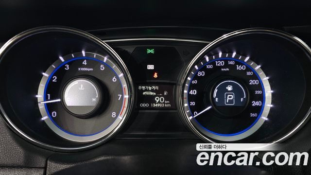 Hyundai Sonata 2010 — photo 8
