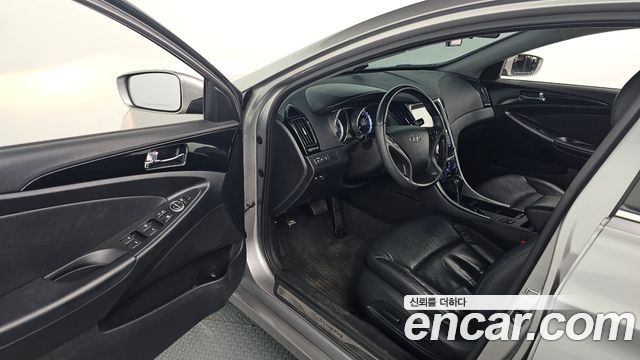 Hyundai Sonata 2010 — photo 11
