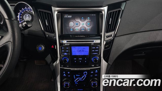 Hyundai Sonata 2010 — photo 14