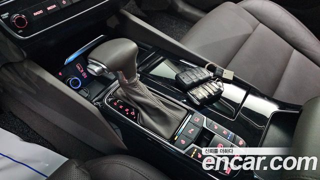 Kia K7 2019 — photo 9