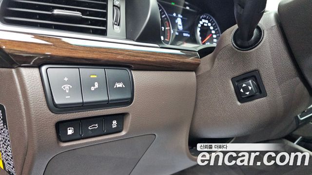 Kia K7 2019 — photo 14