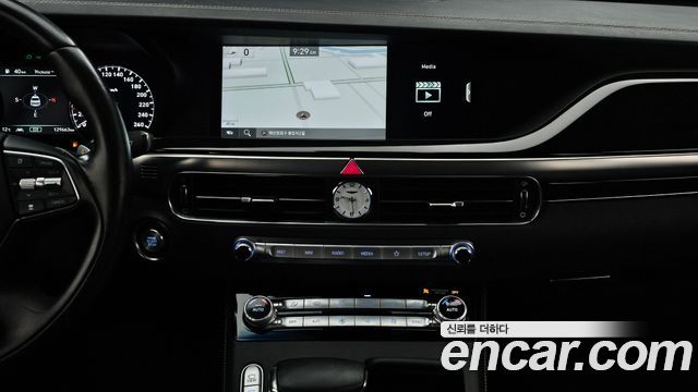 Genesis G90 2019 — photo 14