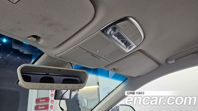Genesis G90 2019 — photo 17