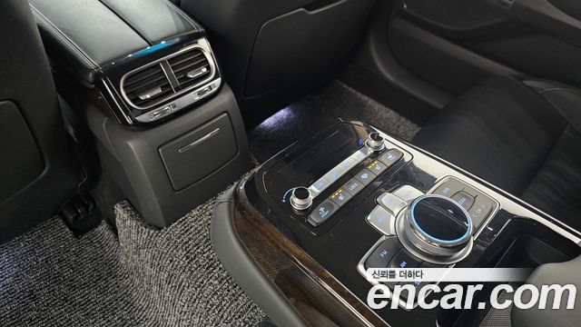 Genesis G90 2019 — photo 18