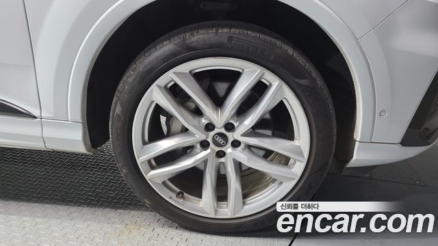 Audi Q7 2023 — photo 5