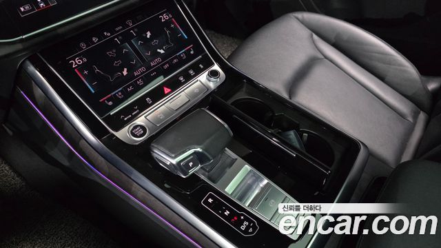 Audi Q7 2023 — photo 9