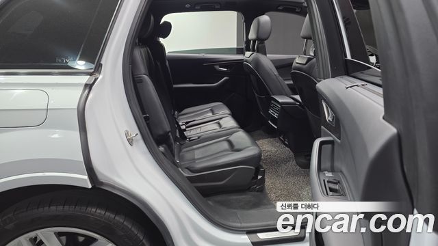 Audi Q7 2023 — photo 12