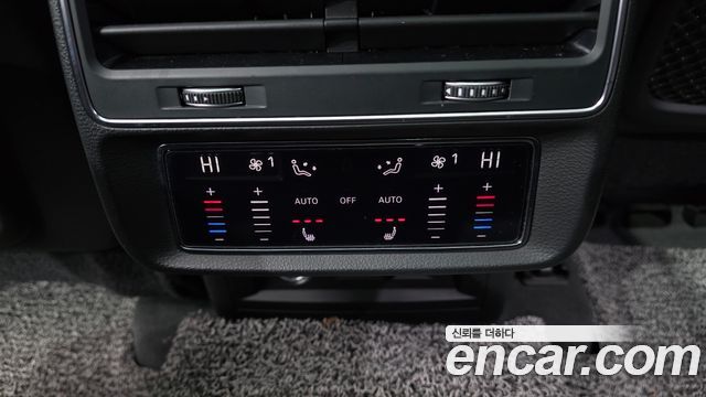 Audi Q7 2023 — photo 18