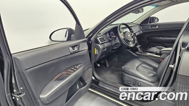 Kia K5 2016 — photo 13
