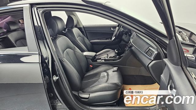 Kia K5 2016 — photo 18