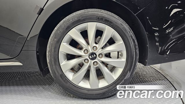 Kia K5 2016 — photo 7
