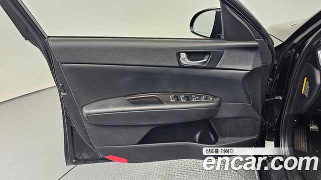 Kia K5 2016 — photo 14