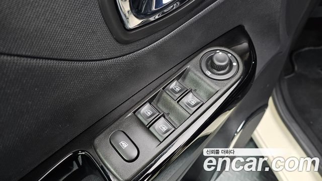 Renault Korea QM3 2015 — photo 12
