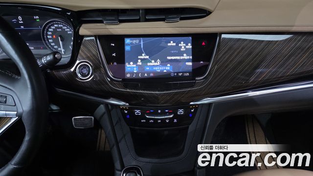 Cadillac XT6 2023 — photo 22