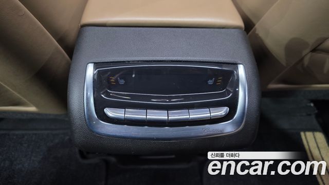 Cadillac XT6 2023 — photo 25