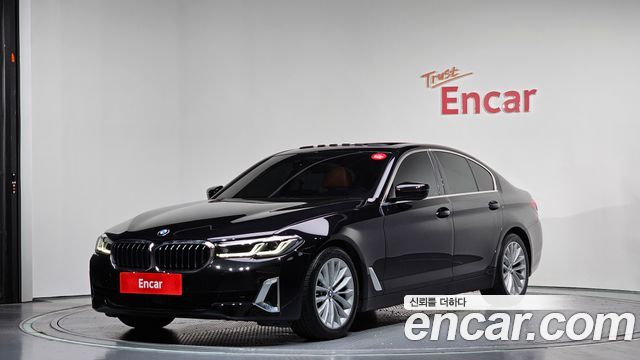 BMW 5-Series 2022 — photo 1
