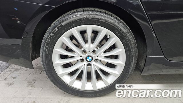 BMW 5-Series 2022 — photo 5