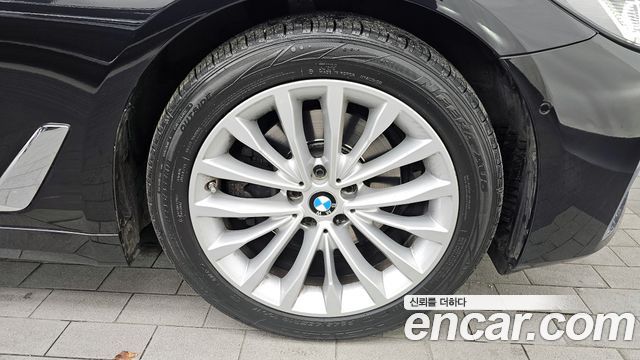 BMW 5-Series 2022 — photo 7
