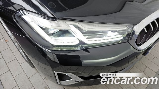 BMW 5-Series 2022 — photo 8