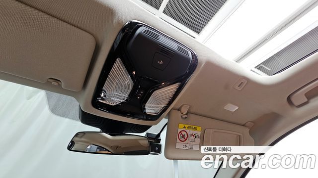 BMW 5-Series 2022 — photo 30