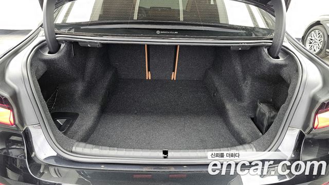 BMW 5-Series 2022 — photo 32