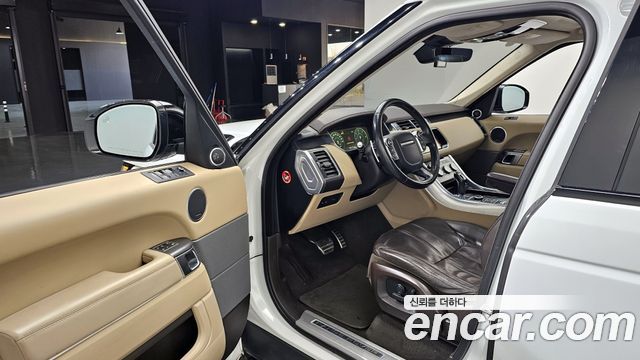 Land Rover Range Rover Sport 2017 — photo 11