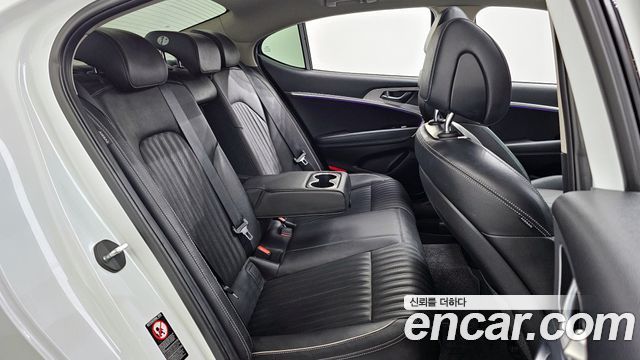 Genesis G70 2020 — photo 11