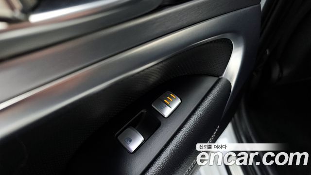 Genesis G70 2020 — photo 17