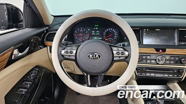Kia K7 2016 — photo 13