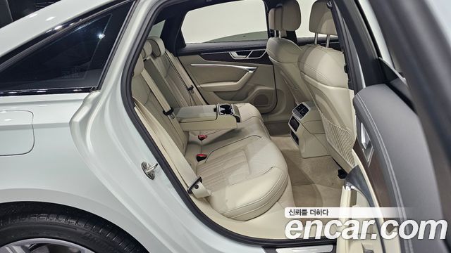 Audi A6 2025 — photo 12