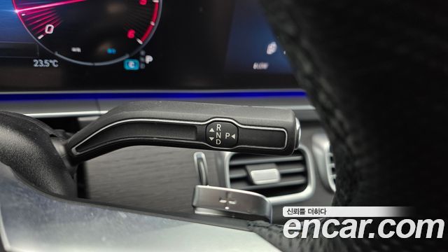 Mercedes-Benz GLE-Class 2024 — photo 9