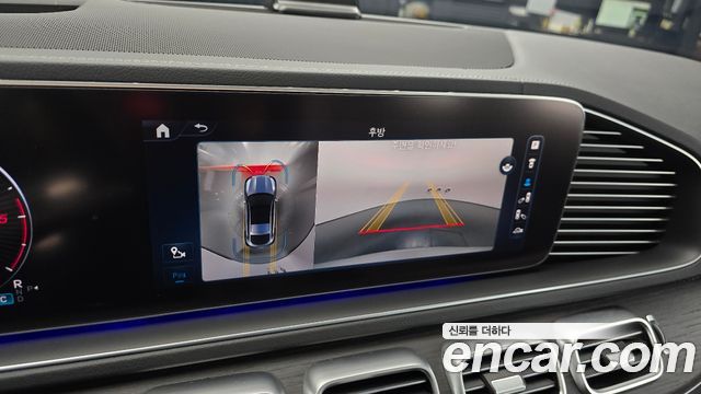 Mercedes-Benz GLE-Class 2024 — photo 16