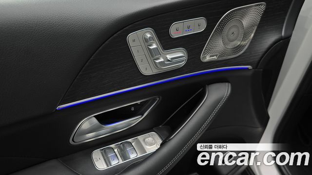 Mercedes-Benz GLE-Class 2024 — photo 17