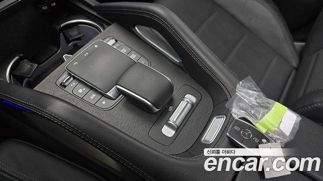 Mercedes-Benz GLE-Class 2024 — photo 18