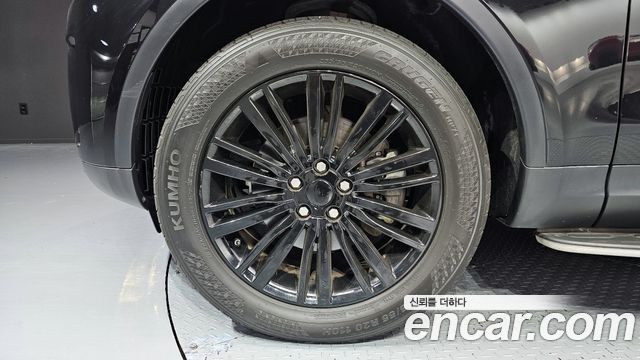 Land Rover Discovery 2018 — photo 5