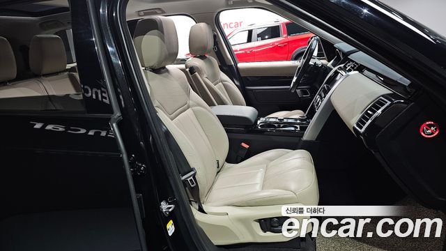 Land Rover Discovery 2018 — photo 10