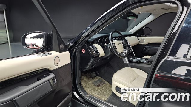 Land Rover Discovery 2018 — photo 11