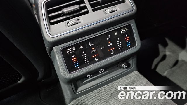 Audi A6 2022 — photo 17