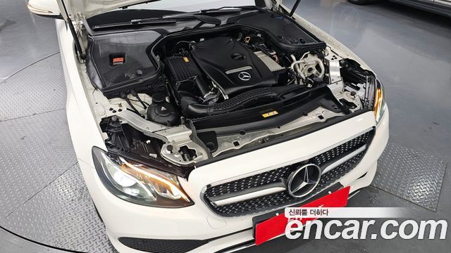 Mercedes-Benz E-Class 2017 — photo 6